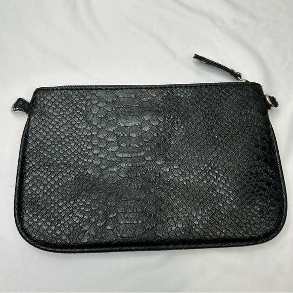 Kathy Van Zeeland‎ snake texture black clutch - Picture 2 of 6